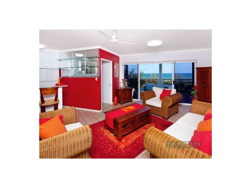 8 Tropicana Rise, Castaways Beach QLD 4567