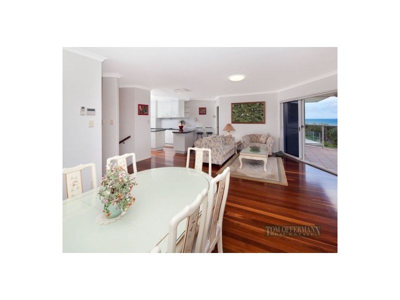 8 Tropicana Rise, Castaways Beach QLD 4567