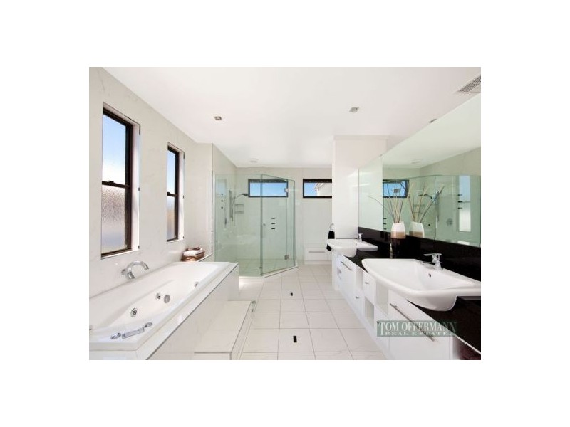 22 Masthead Quay, Noosa Waters QLD 4566