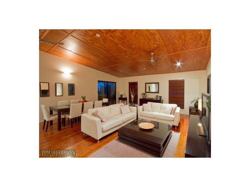 8 Maheno Court, Sunrise Beach QLD 4567