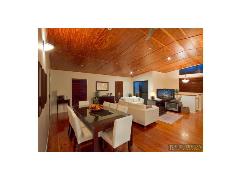 8 Maheno Court, Sunrise Beach QLD 4567