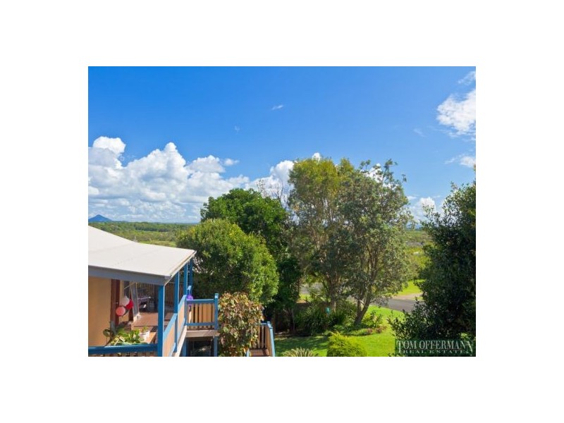 8 Maheno Court, Sunrise Beach QLD 4567