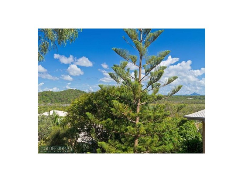 8 Maheno Court, Sunrise Beach QLD 4567