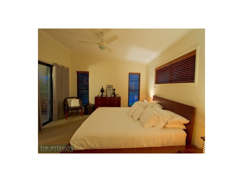 8 Maheno Court, Sunrise Beach QLD 4567