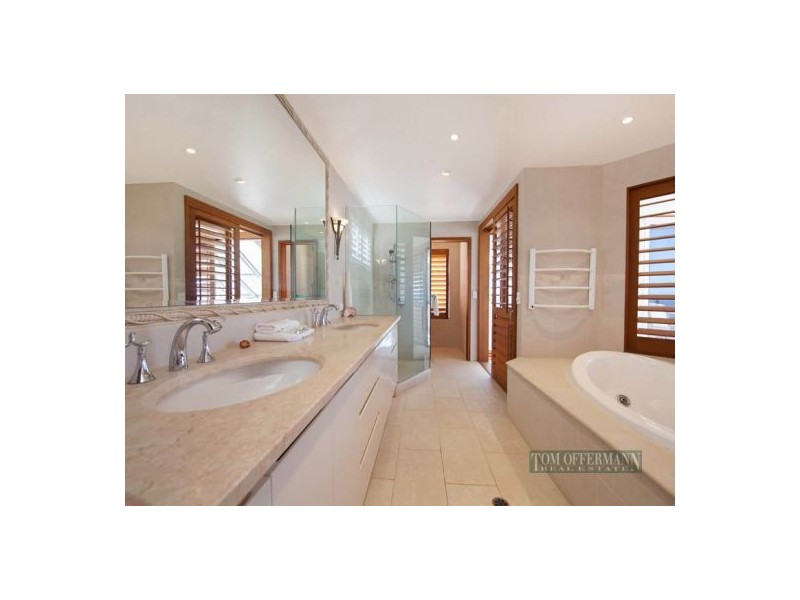 27 McAnally Dr, Sunshine Beach QLD 4567