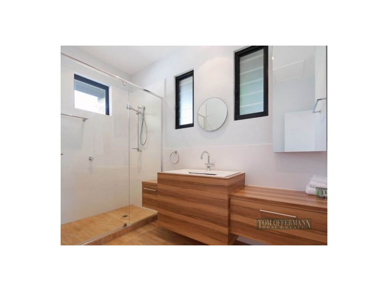 18 Noosa Parade, Noosa Heads QLD 4567