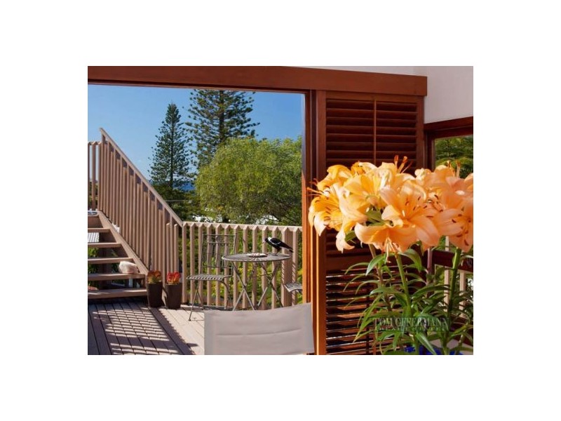 4 Seaview Tce, Sunshine Beach QLD 4567