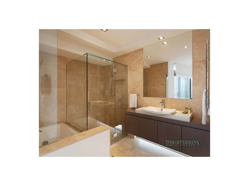 2/80 Upper Hastings St, Little Cove QLD 4567