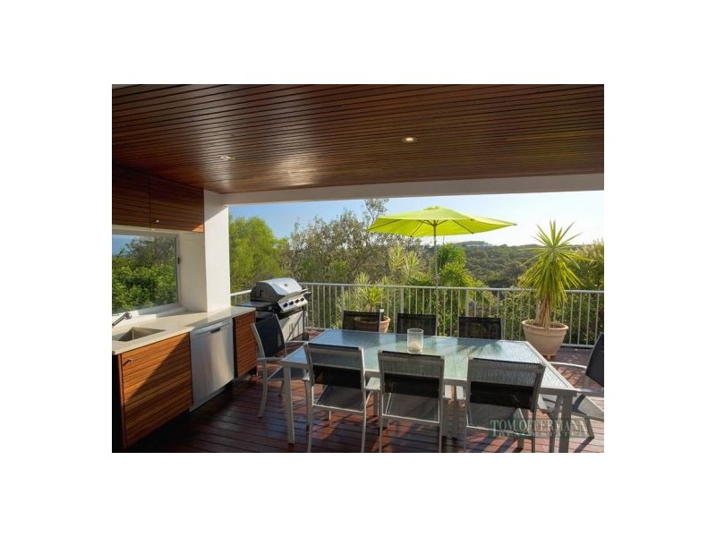 77 Orient Dr, Sunrise Beach QLD 4567