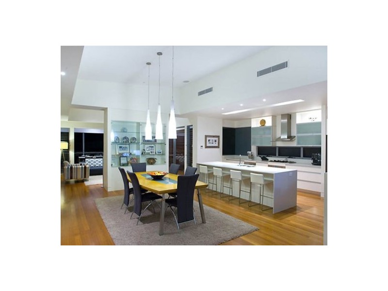 5 Compass Ct, Sunrise Beach QLD 4567