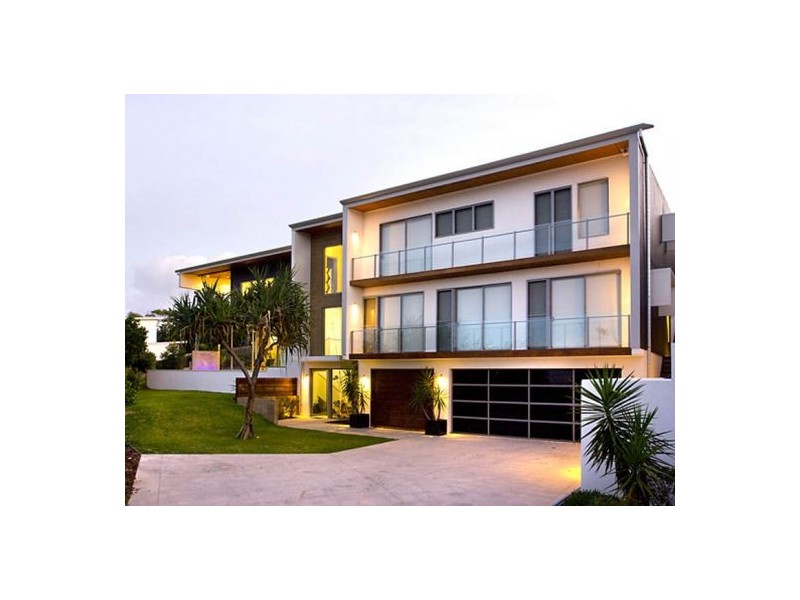 5 Compass Ct, Sunrise Beach QLD 4567