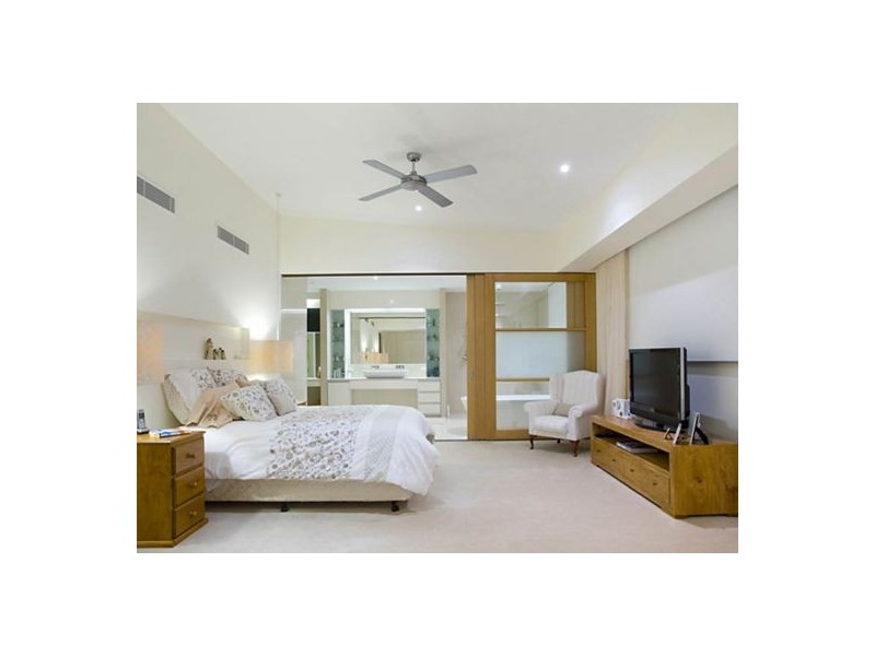 5 Compass Ct, Sunrise Beach QLD 4567