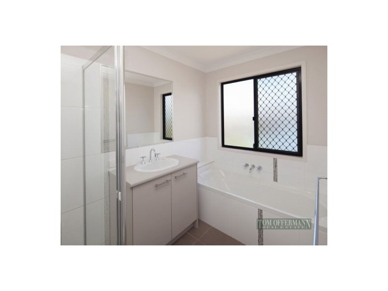 4 Black Myrtle Ct, Woombye QLD 4559