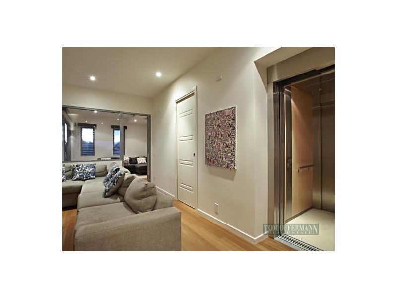 2/9 Russell St, Noosaville QLD 4566