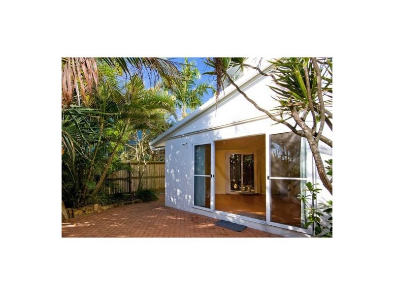 1/16 Sobraon St, Sunrise Beach QLD 4567