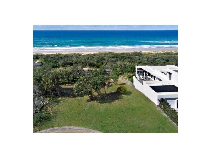 18 Tropicana Rise, Castaways Beach QLD 4567