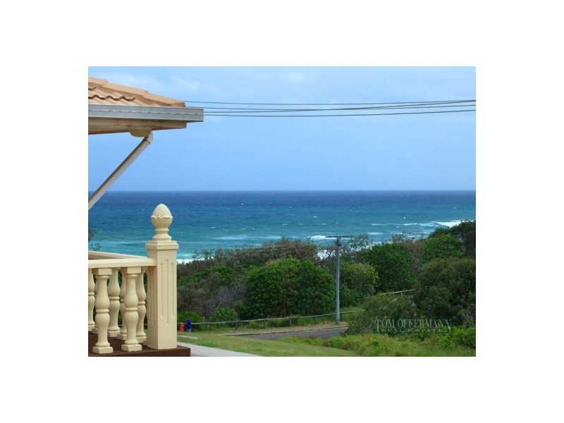 4 Sobraon St, Sunrise Beach QLD 4567