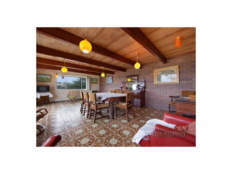 4 Sobraon St, Sunrise Beach QLD 4567