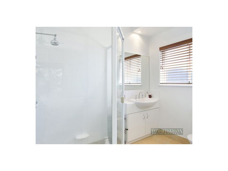 4 Sailfish Ct, Noosa Waters QLD 4566