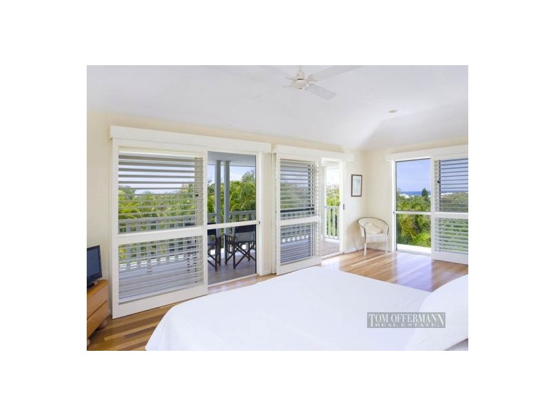 12 Captains Court, Sunrise Beach QLD 4567