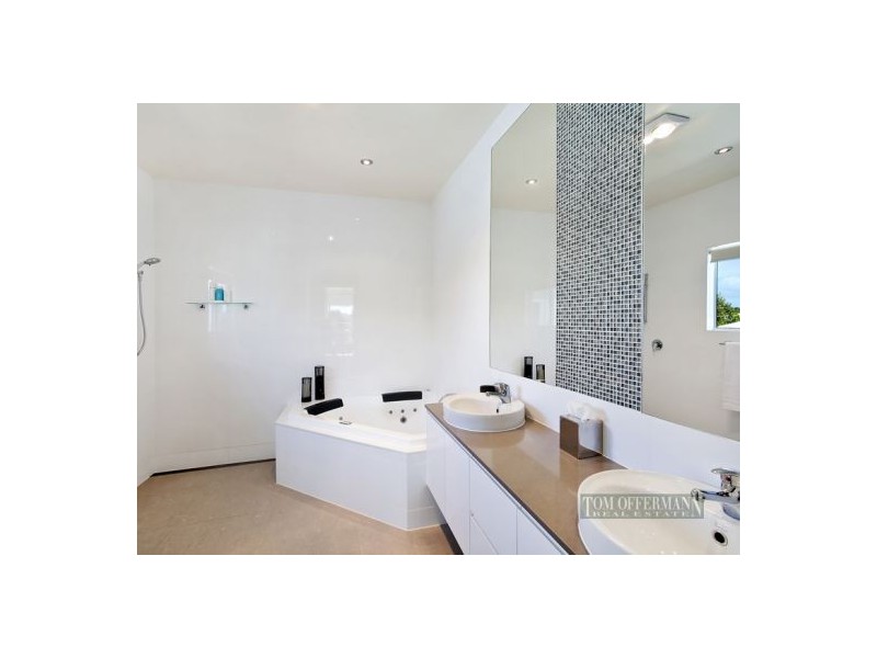 33 Mermaid Quay, Noosa Waters QLD 4566