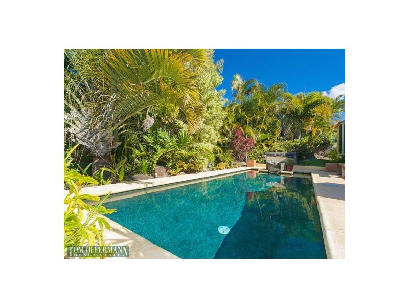 5 Weatherly Ct, Sunrise Beach QLD 4567