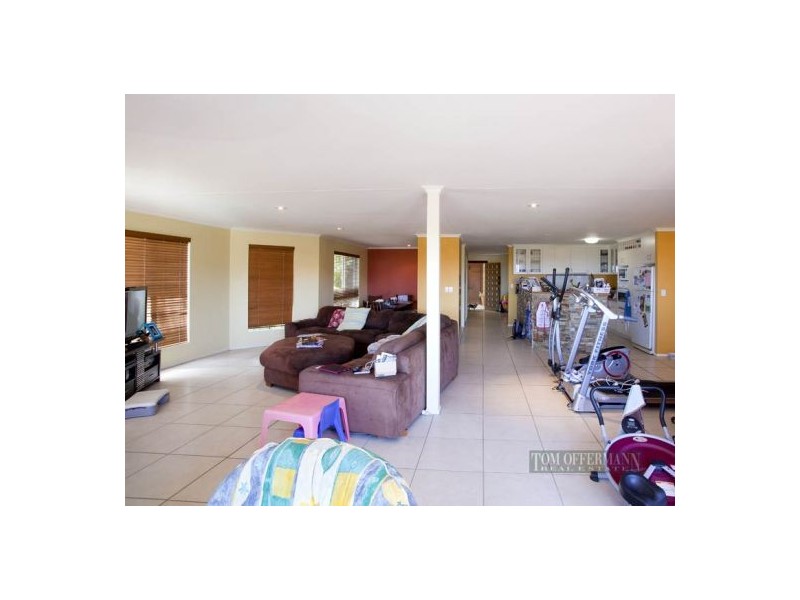 6 Caribbean Ct, Castaways Beach QLD 4567