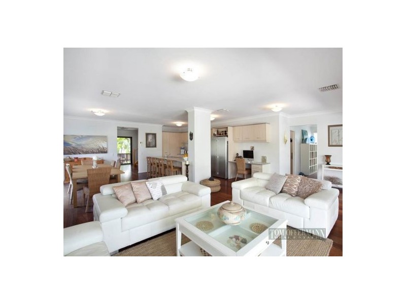 2 Lowry St, Peregian Beach QLD 4573