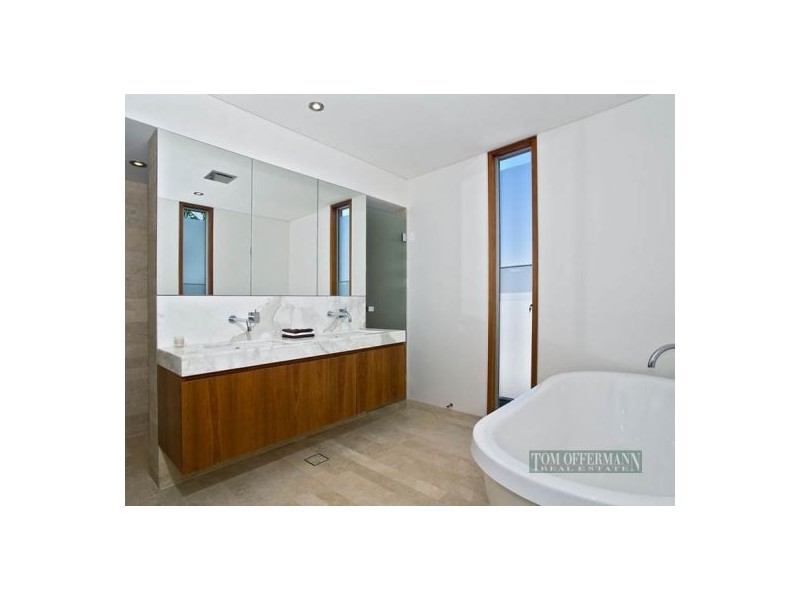 11 Wild Apple Court, Noosa Heads QLD 4567