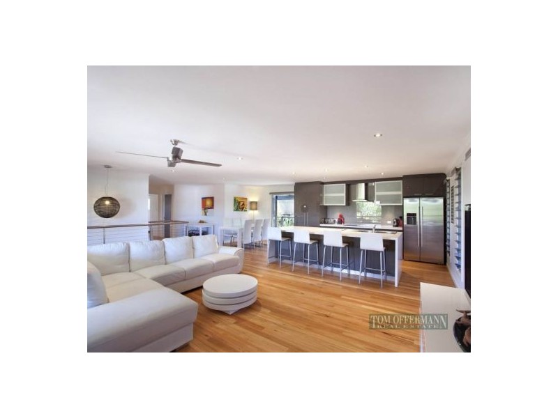 12 Wavecrest Drive, Castaways Beach QLD 4567