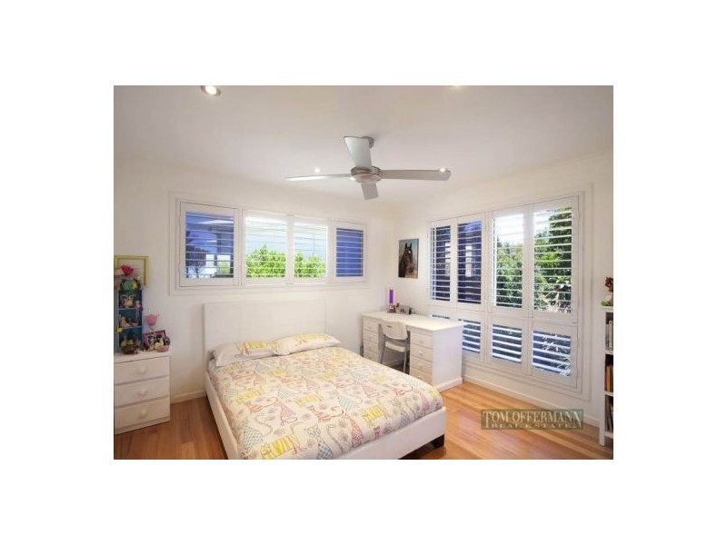 12 Wavecrest Drive, Castaways Beach QLD 4567