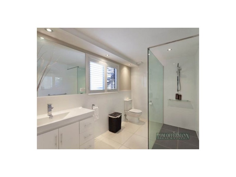 12 Wavecrest Drive, Castaways Beach QLD 4567