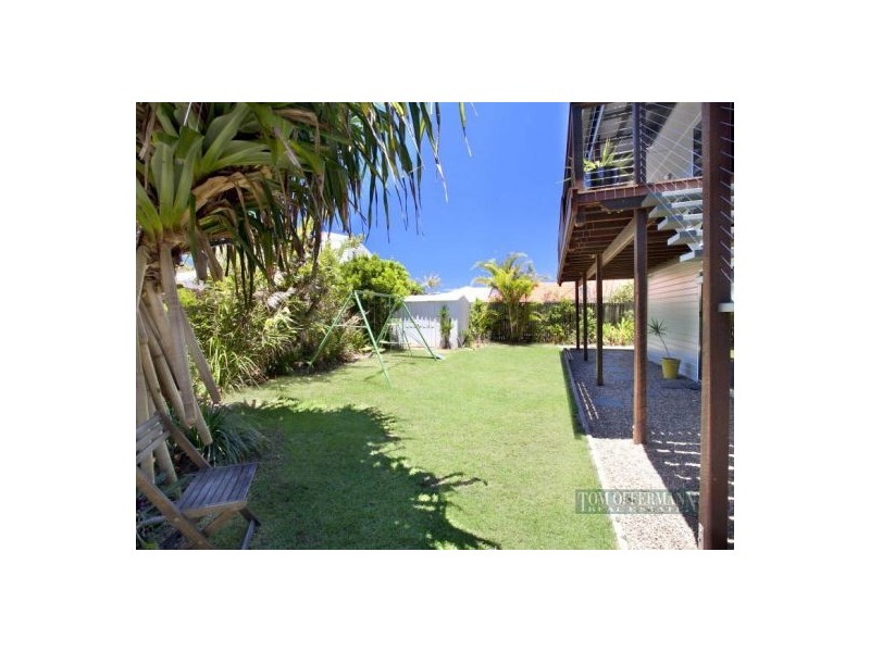 12 Wavecrest Drive, Castaways Beach QLD 4567