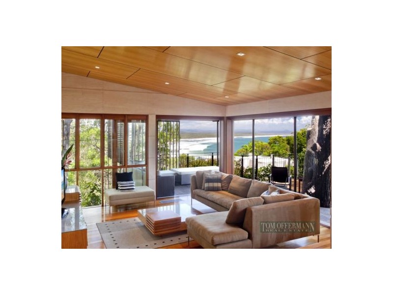 10 Bayview Road, Little Cove QLD 4567