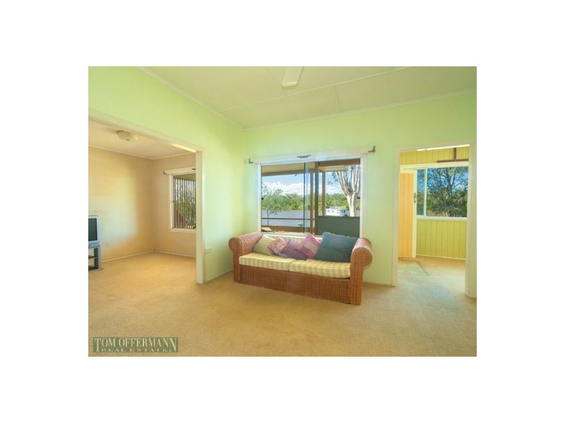 27 Hilton Esplanade, Tewantin QLD 4565