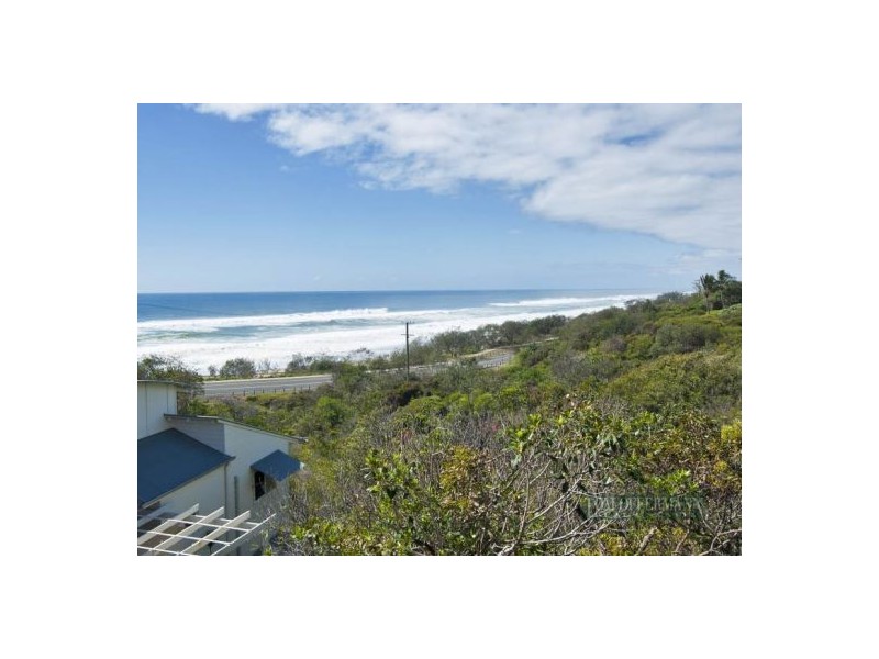 6 Corsair Cres, Sunrise Beach QLD 4567
