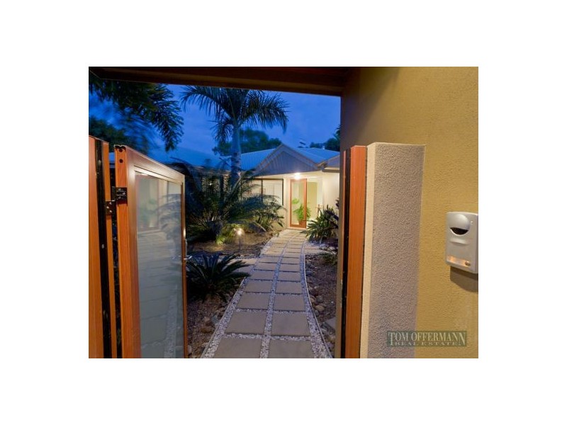 8 Windsurf Place, Noosa Waters QLD 4566