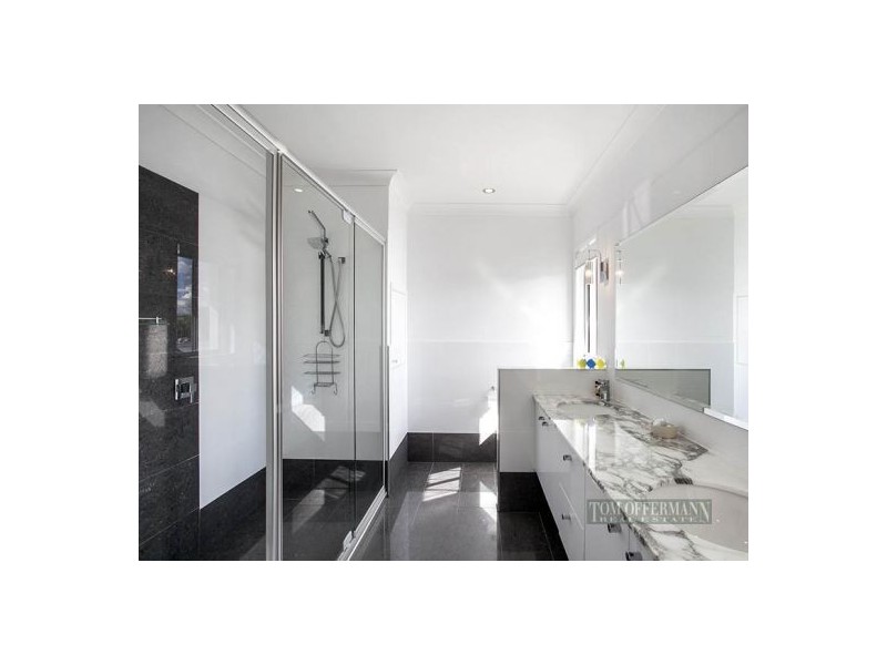 13 Seahorse Pl, Noosa Waters QLD 4566