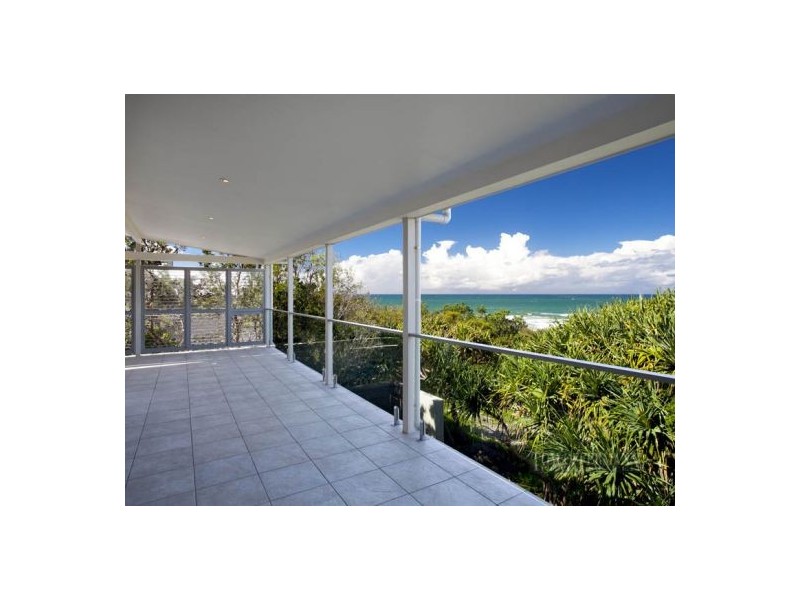69 Orient Dr, Sunrise Beach QLD 4567