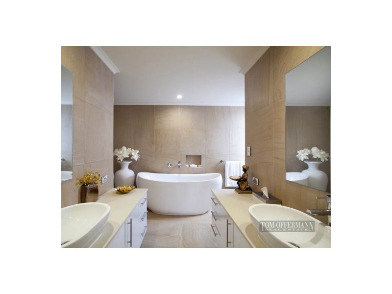 44 The Anchorage, Noosa Waters QLD 4566