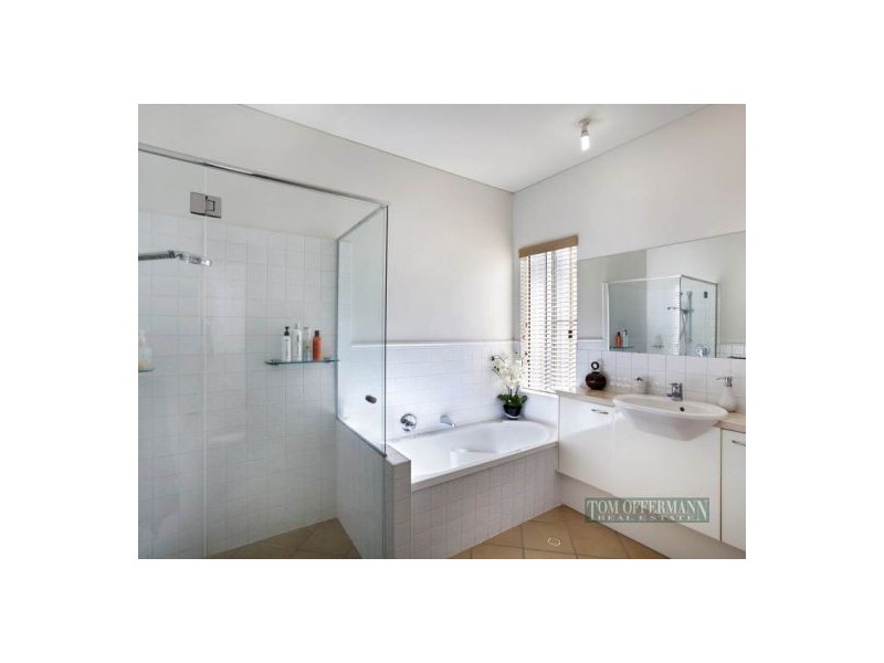 2/47 Bluefin Ct, Noosa Waters QLD 4566