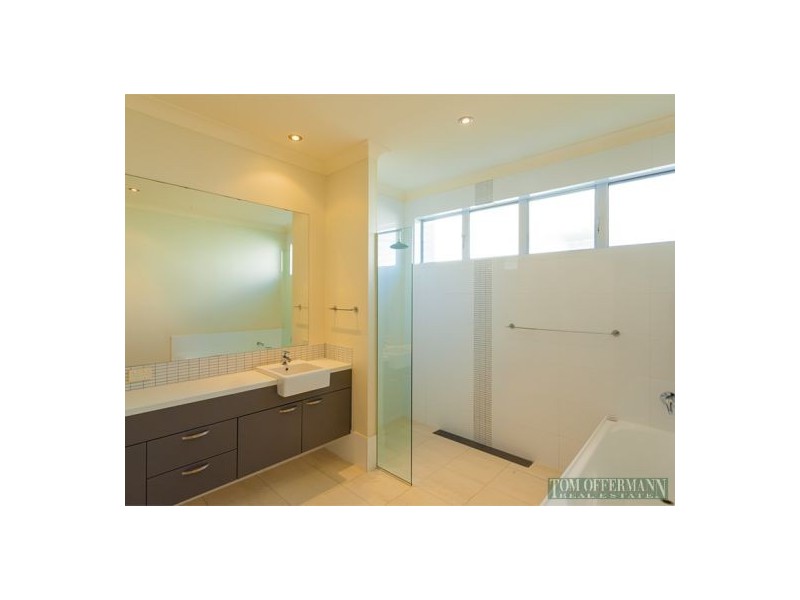 75 The Avenue, Peregian Springs QLD 4573