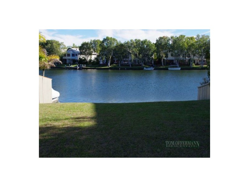 1 Leeside Place, Noosa Waters QLD 4566