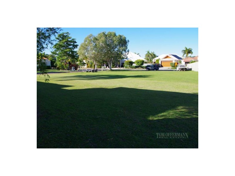 1 Leeside Place, Noosa Waters QLD 4566