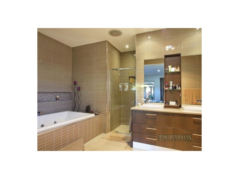 20 Attenuatta Place, Noosaville QLD 4566