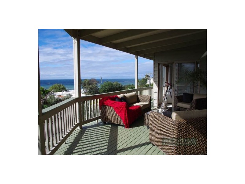 36 Orient Dr, Sunrise Beach QLD 4567