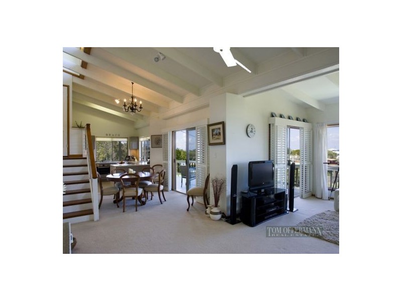 36 Orient Dr, Sunrise Beach QLD 4567