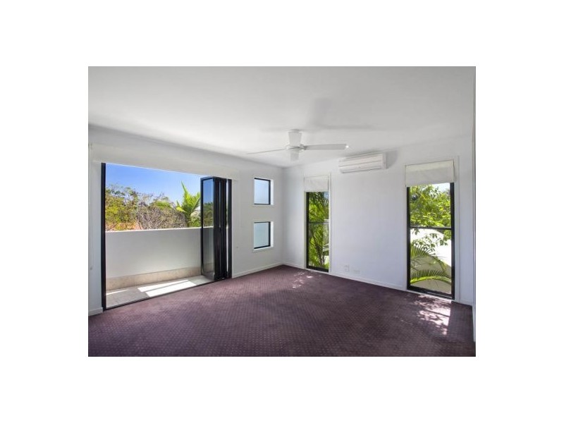 2/8 Nebula St, Sunshine Beach QLD 4567