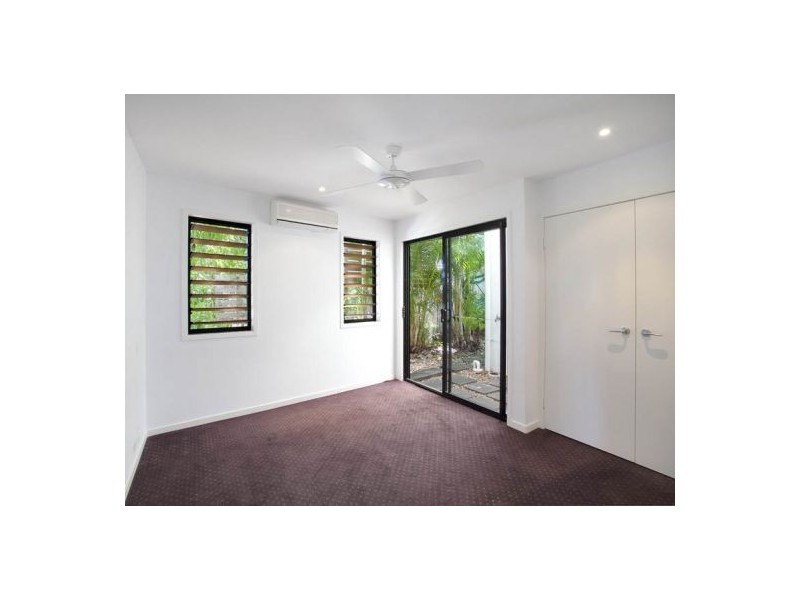 2/8 Nebula St, Sunshine Beach QLD 4567