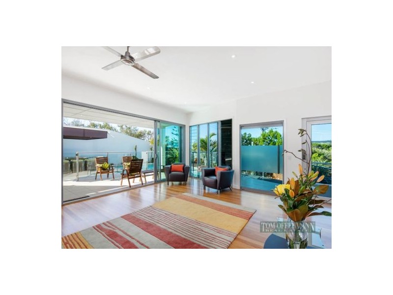 327 David Low Way, Peregian Beach QLD 4573
